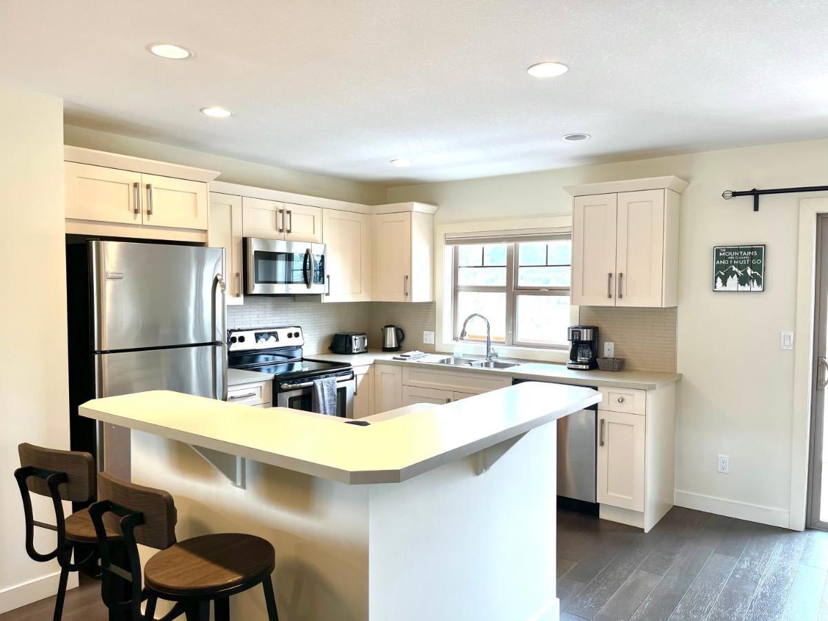 Perfect Base Invermere 3Bd Townhouse Mt Views With Garage Buitenkant foto